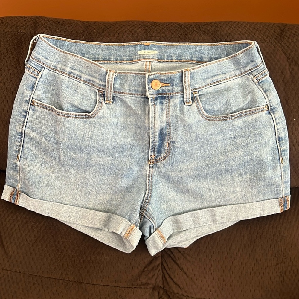 Old navy size 8 light denim shorts
